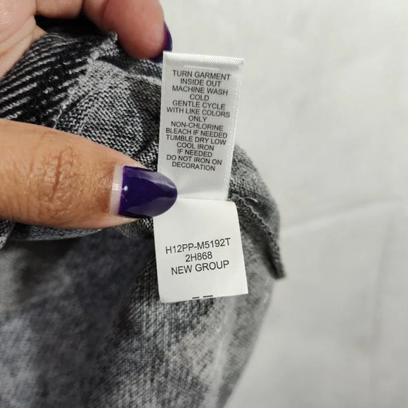 Cato Plaid Snap Front Hooded Black Grey Knit Tunic Top Hi Low Size L NEW w/FLAW - Picture 7 of 8